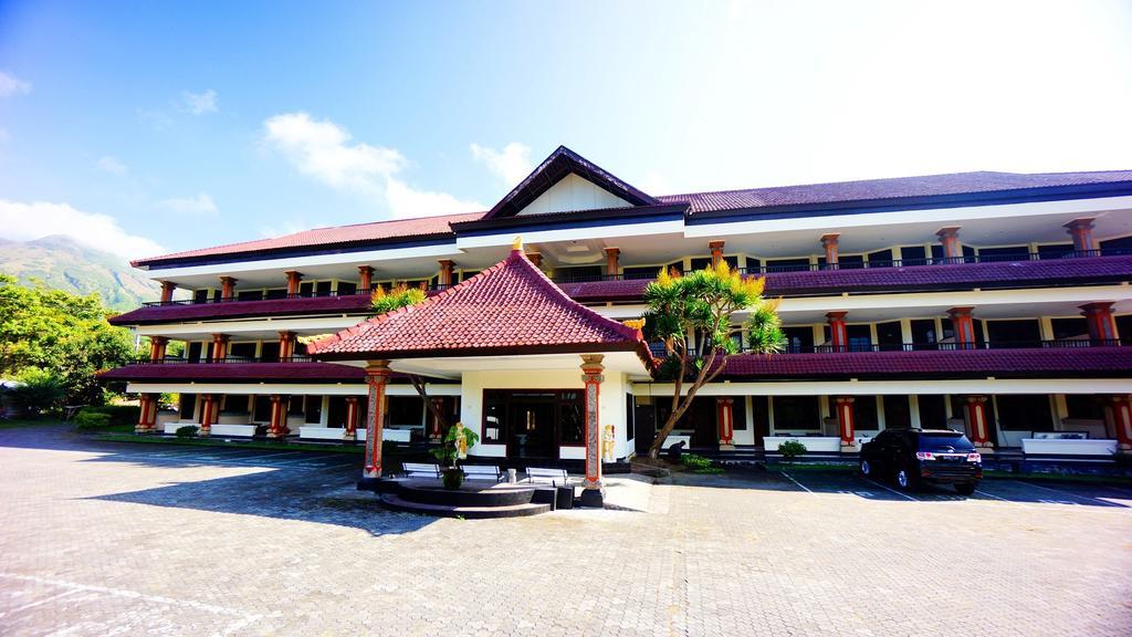 קובו Puri Bening Lake Front Hotel מראה חיצוני תמונה